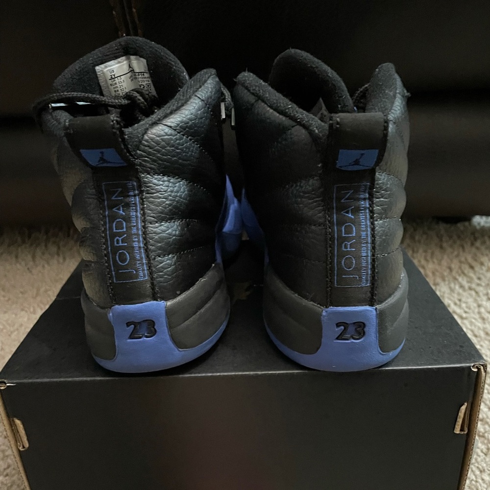 Retro 12 - Picture 2 of 5